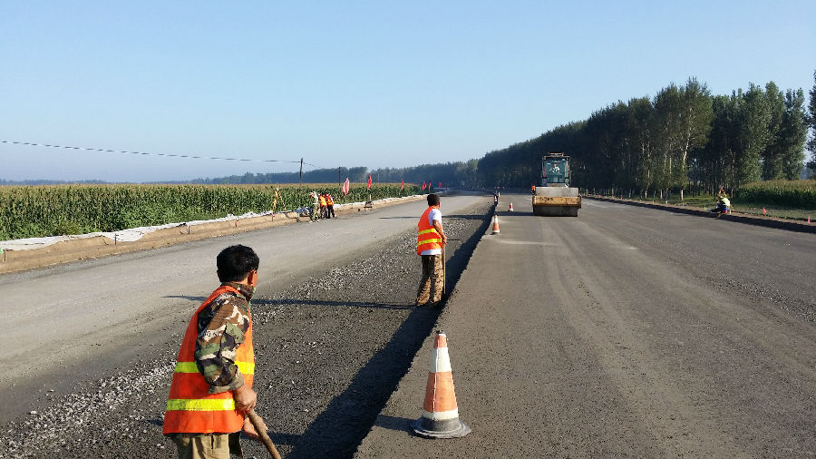 中国一冶鄂州市杨岭大道等五条道路工程总承包工程杨岭大道专业分包工程第一标段